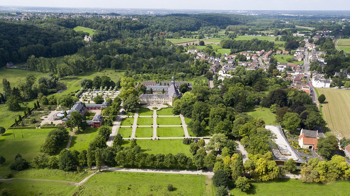 Luchtfoto landgoed Château St. Gerlach.Foto-credits: Air Vision