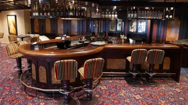 Bentley Bar veilt complete inventaris wegens grootschalige verbouwing 