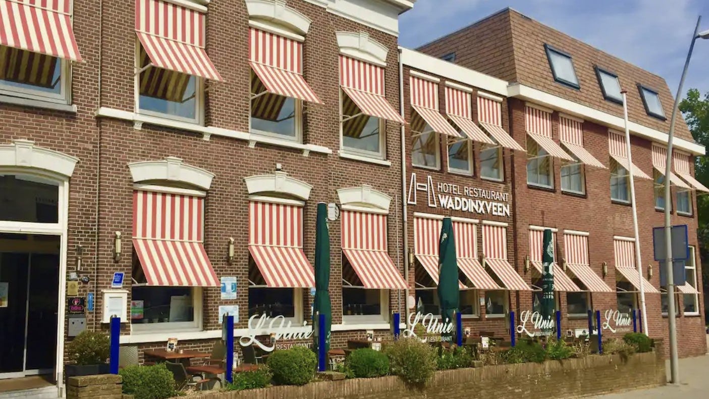 Waddinxveen koopt voormalig hotel voor langdurige opvang vluchtelingen