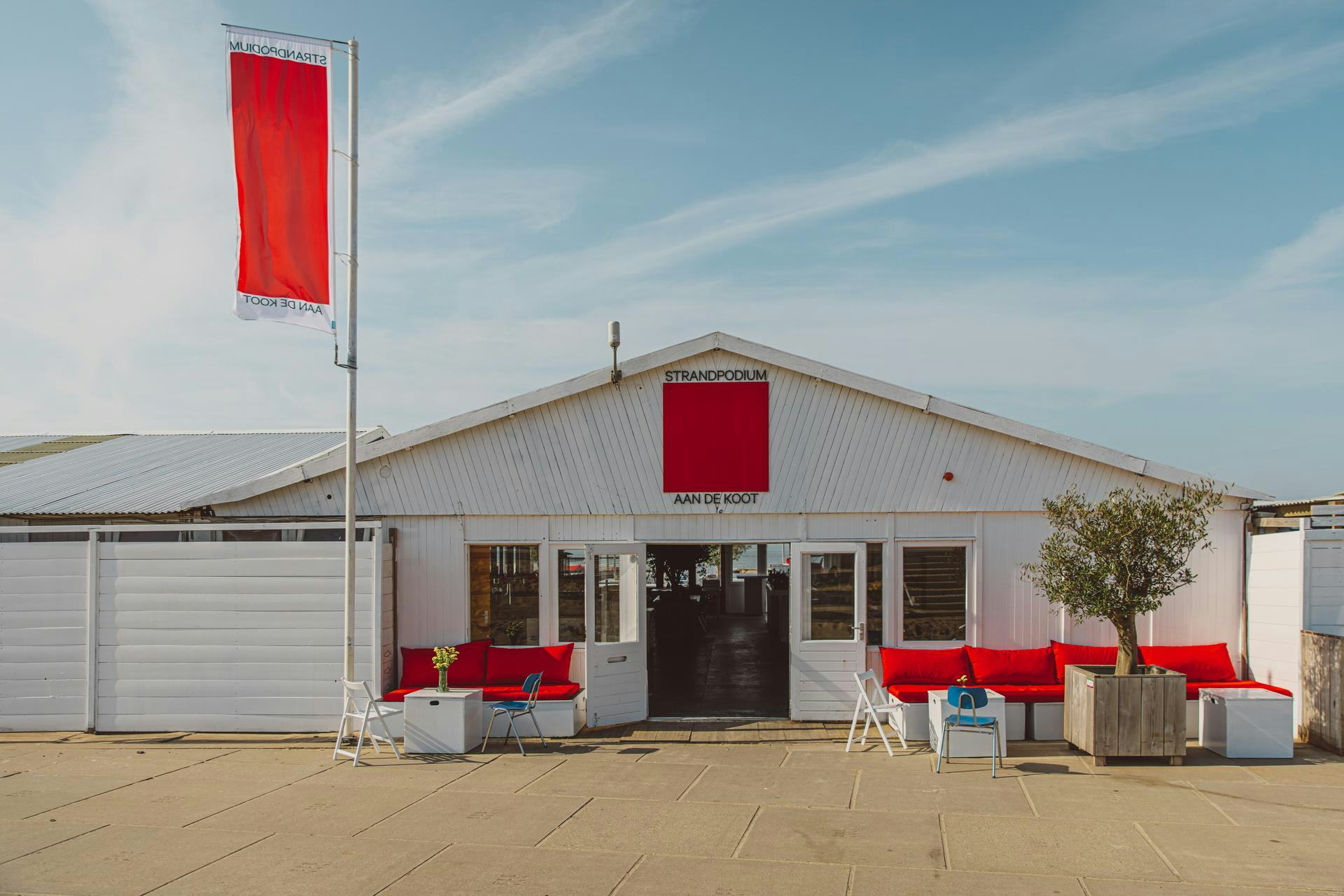 Pop-up strandtent Aan de Koot geopend