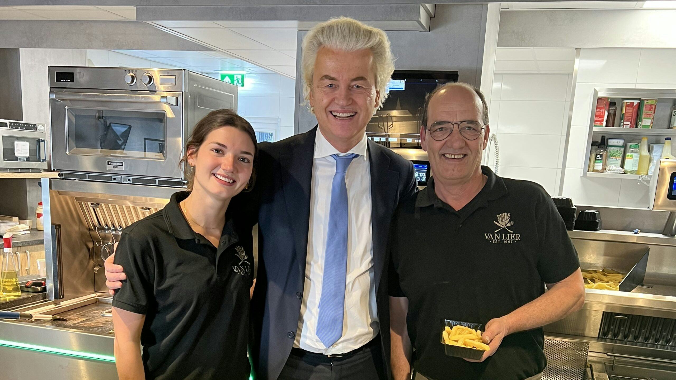 Cafetaria Van Lier in Venlo krijgt bezoek van PVV-leider Wilders