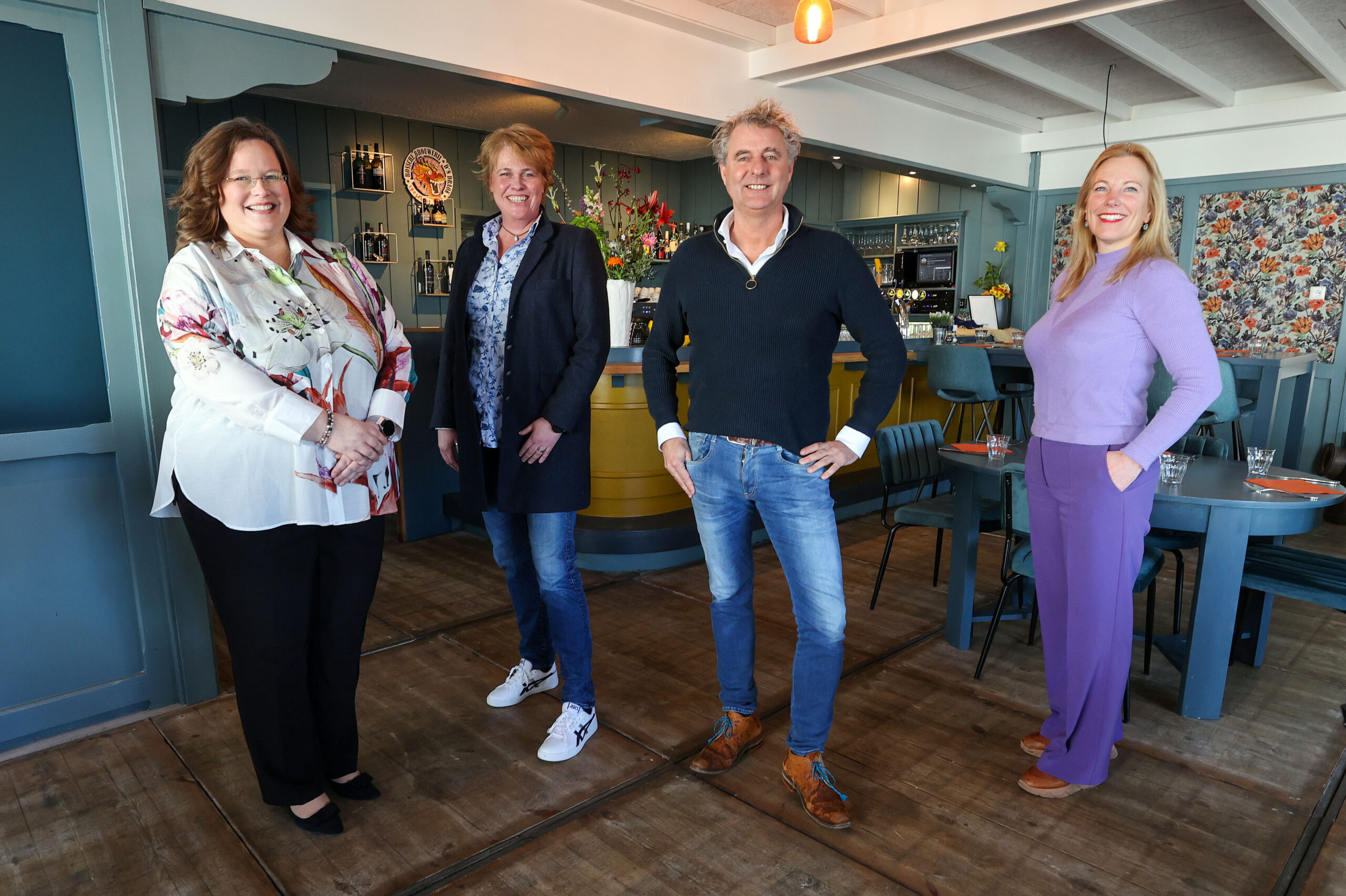 Ike Benedictus (l) en Monique van Vianen hebben de afgelopen tijd de ondernemers Fredie en Marion van Asch van Boerengoed geadviseerd.