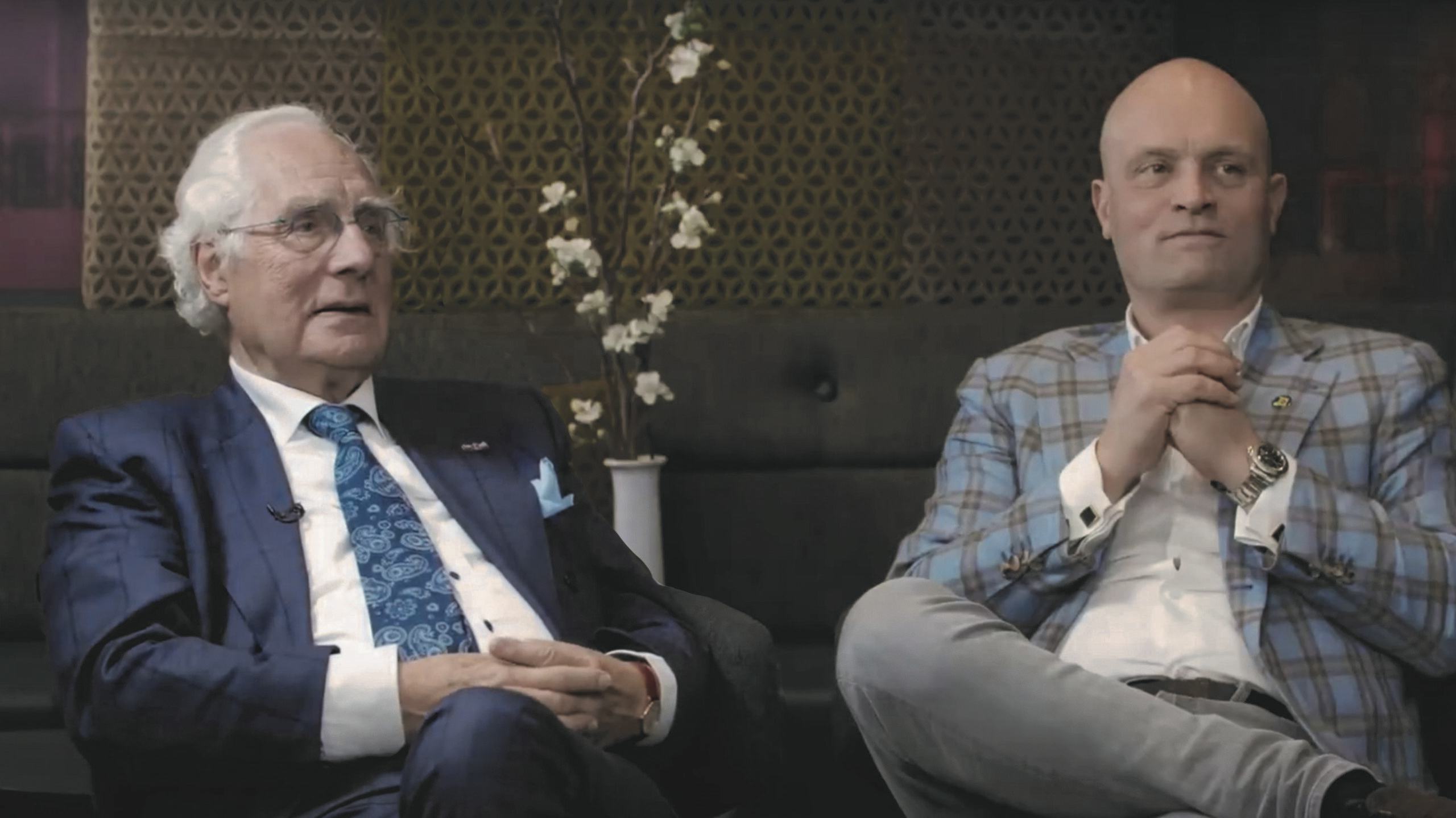 Sjoerd Dijkstra (links) en Léon Dijkstra (rechts) staan stil bij 75 jaar Eden Hotels.
