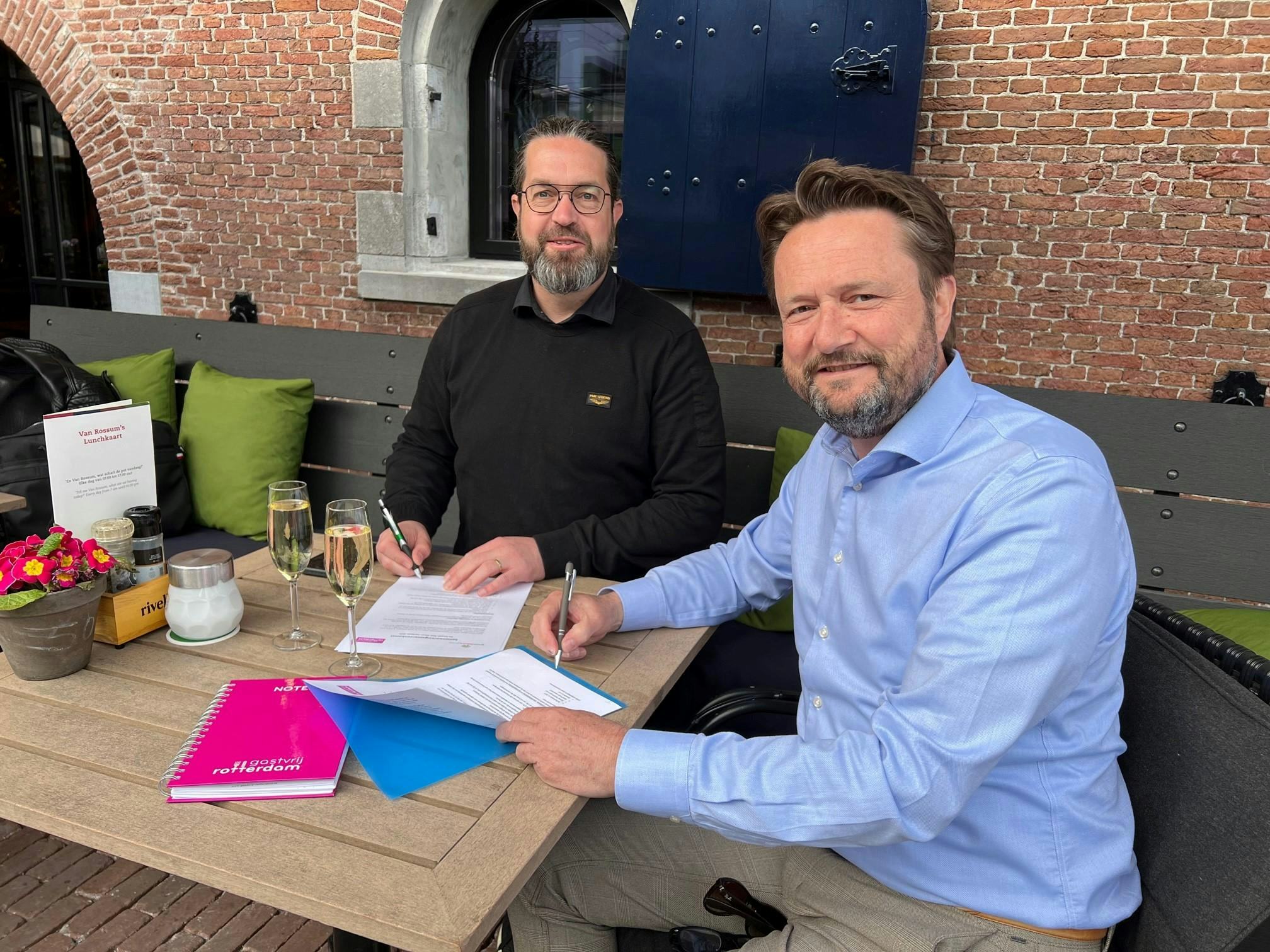 Marco Ouwerkerk van de Green Leisure Group en Robert Melaard van Gastvrij Rotterdam.