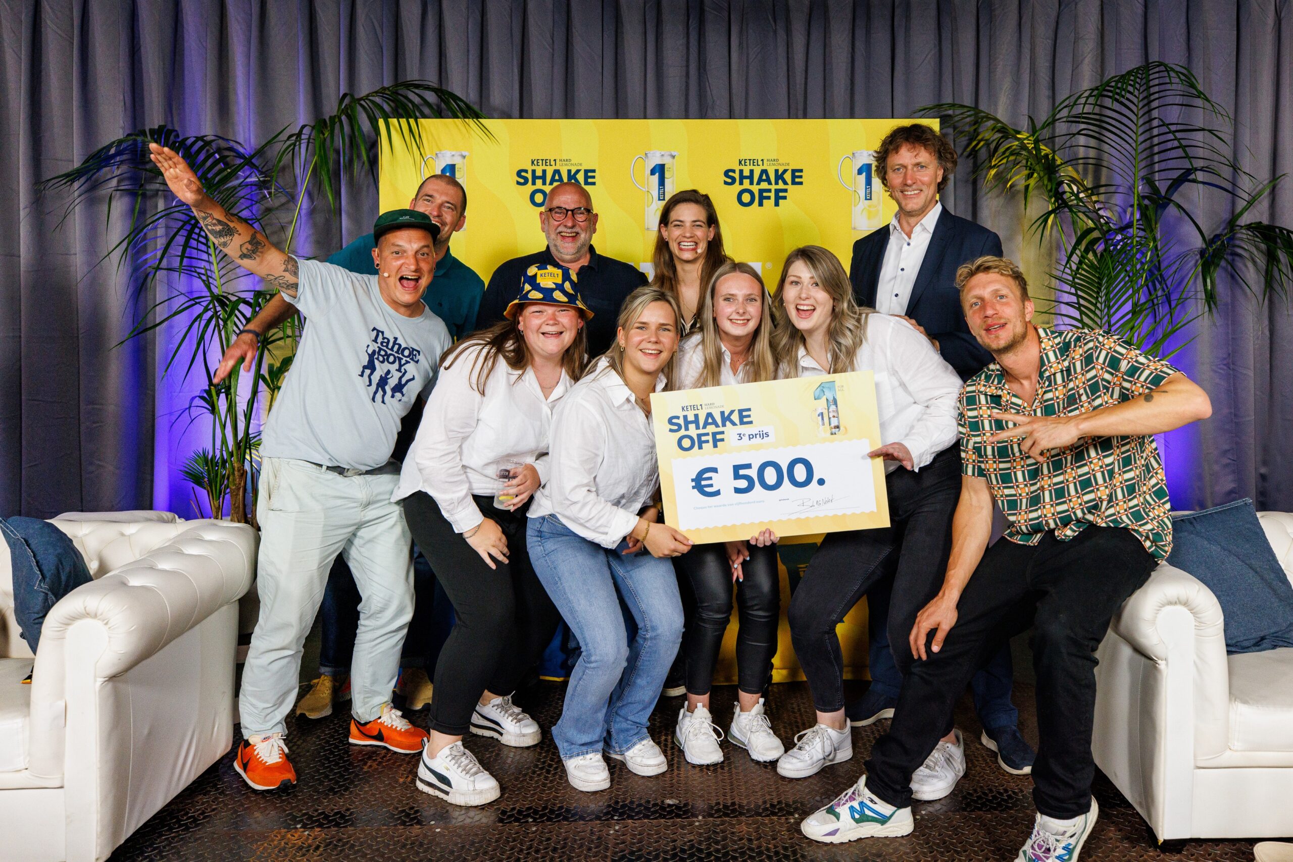 Derde plaats voor Cafe Hieriest incl jury en Joshua Nolet