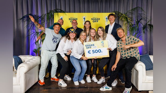 Derde plaats voor Cafe Hieriest incl jury en Joshua Nolet