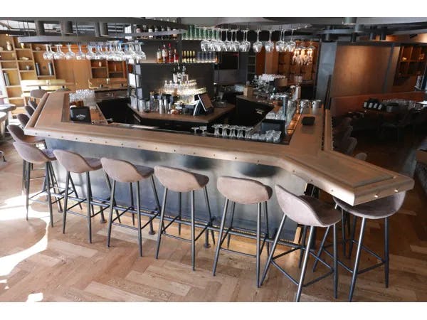 Voor type piek Kent Restaurant De Kamer dicht: bar, espressomachine en Rational te koop