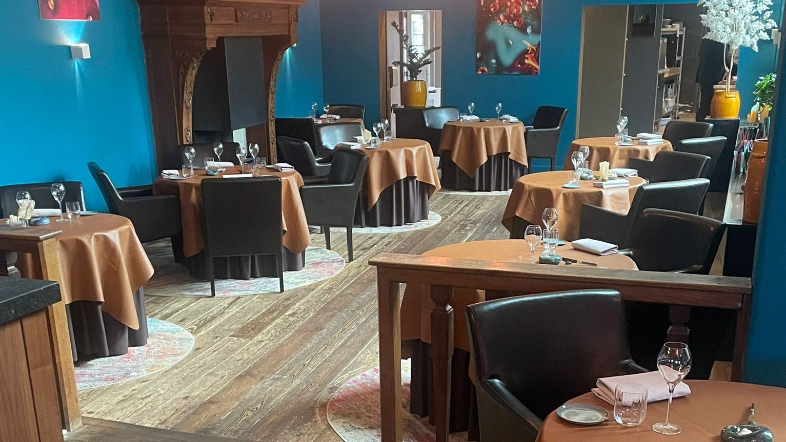 Menno Post: leer in plaats van linnen op tafel