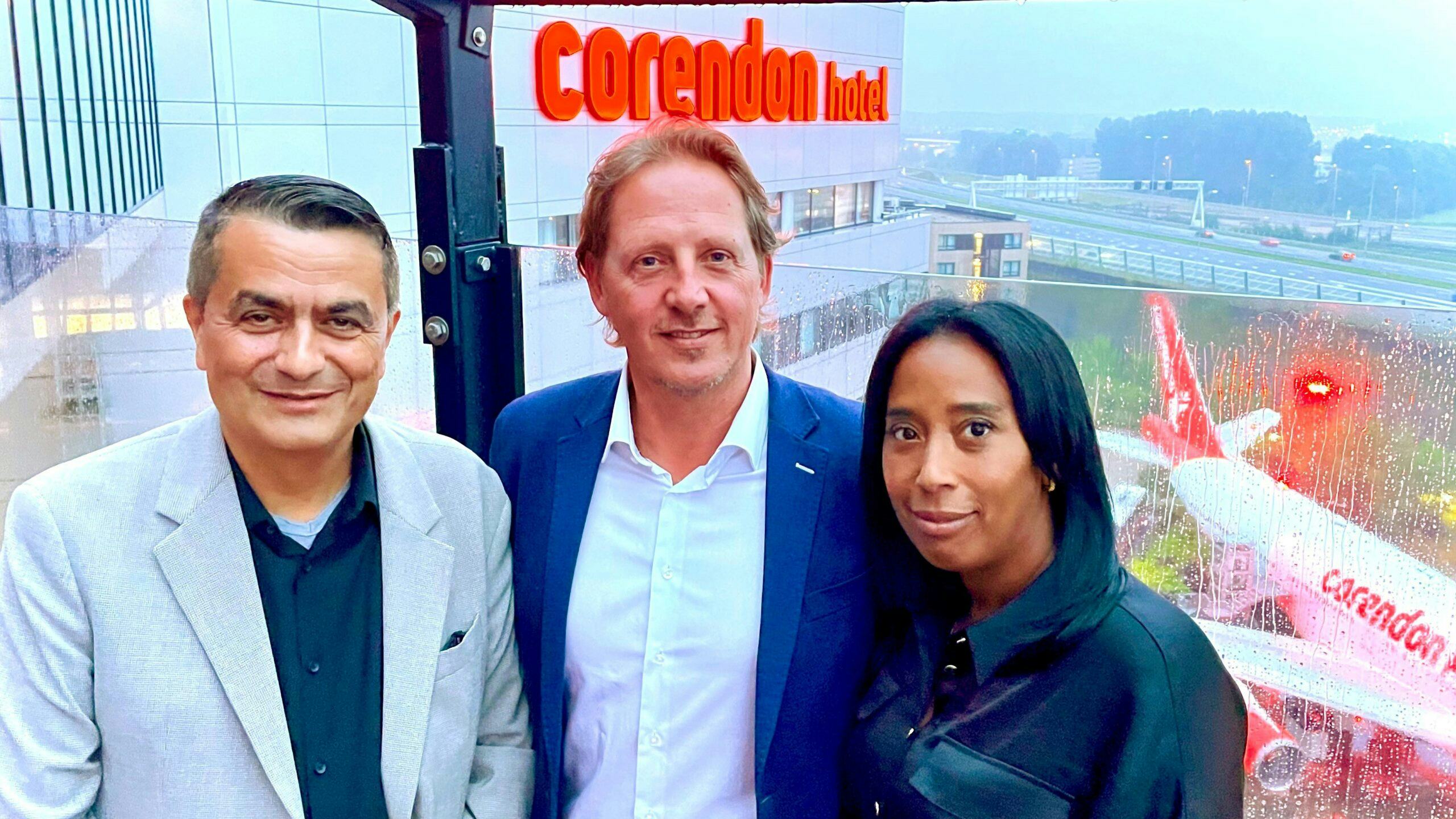 Mike Bosman van Blooming naar Corendon