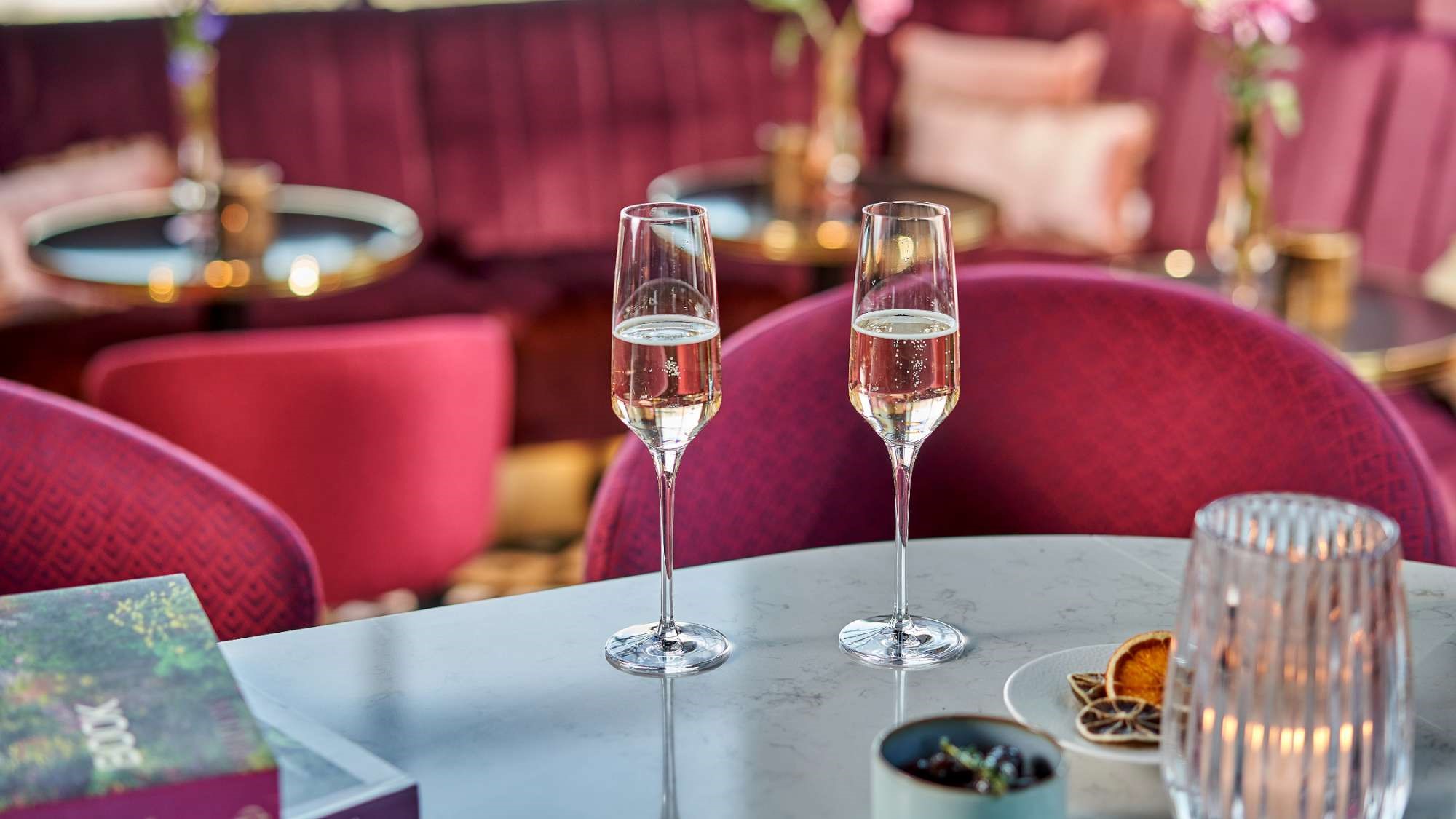 Dit Zijn De Food En Drinktrends Voor 2024   Current Rooftop Bar Hotel The Den Bar Champagne 2000 