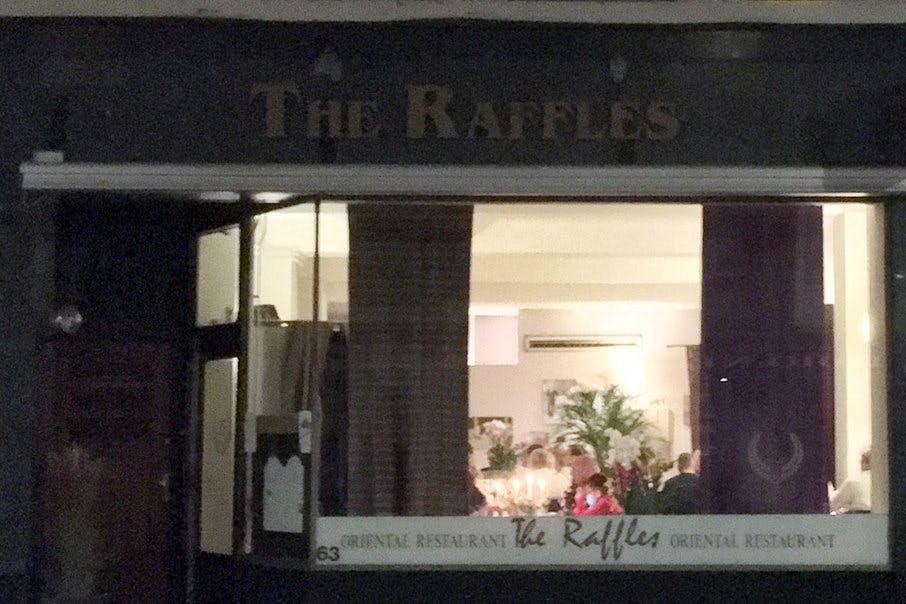 Sluiting iconisch The Raffles lijkt voorkomen