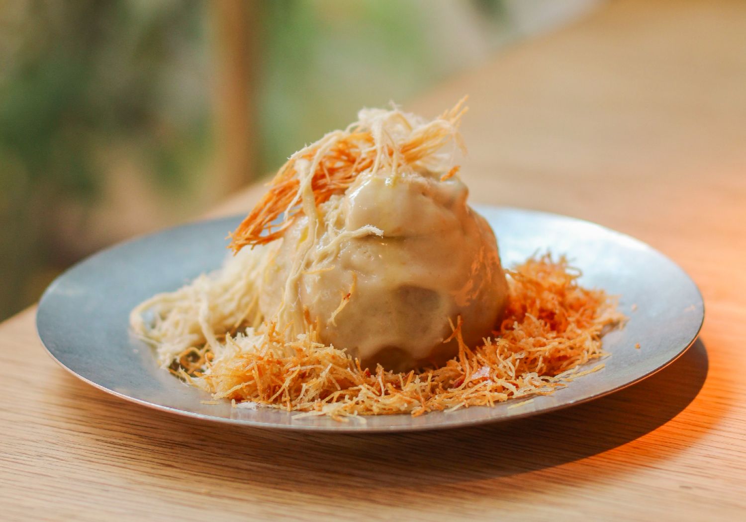 NENI Amsterdam en gelateria Miuz maken hummus-gelato