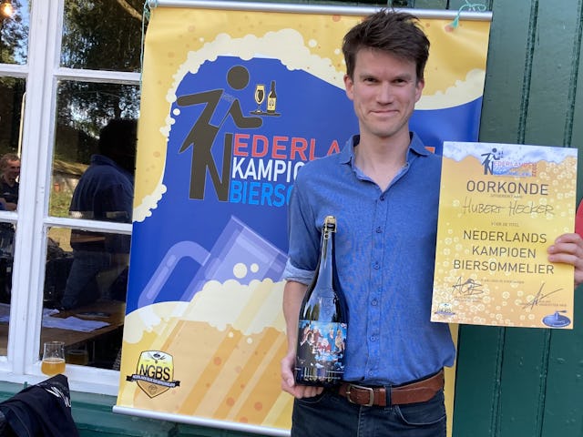 Hubert Hecker, biersommelier van De Nieuwe Winkel is winnaar van het NK Biersommelier 2022.