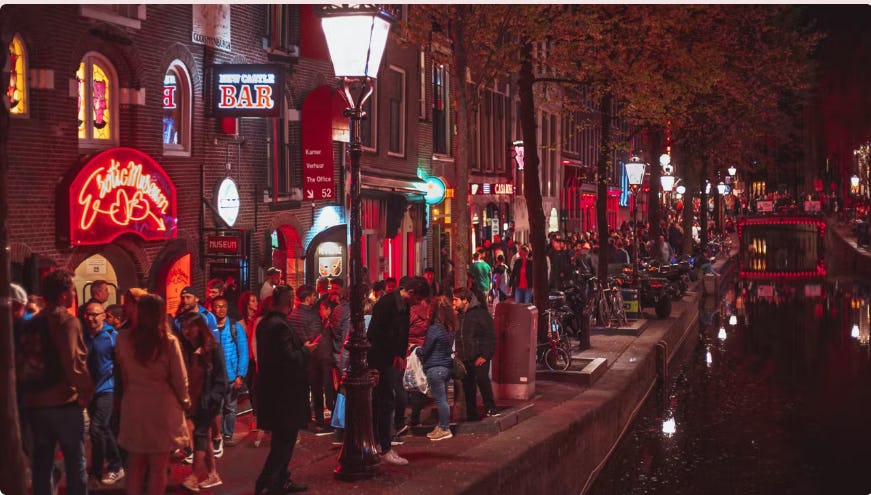 Amsterdam wil horeca Wallen in weekend om 02.00 uur dicht