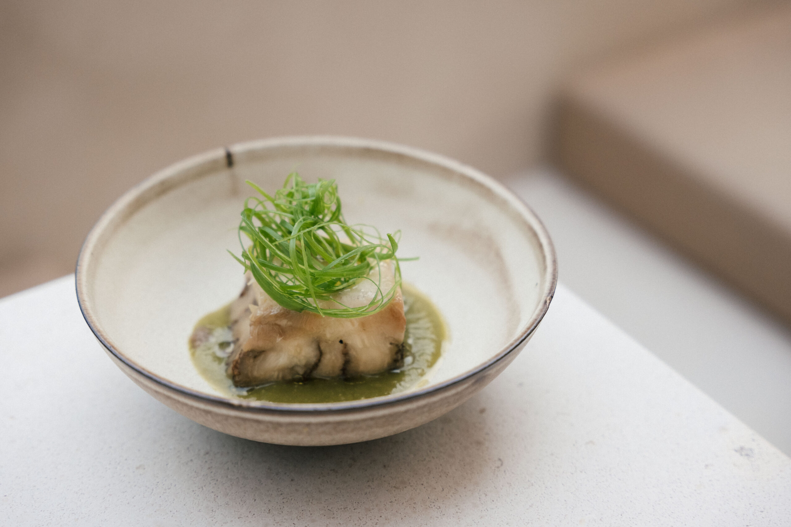 Aubergine Filet, Salsa Verde. Foto-credits: Jesaja Hizkia