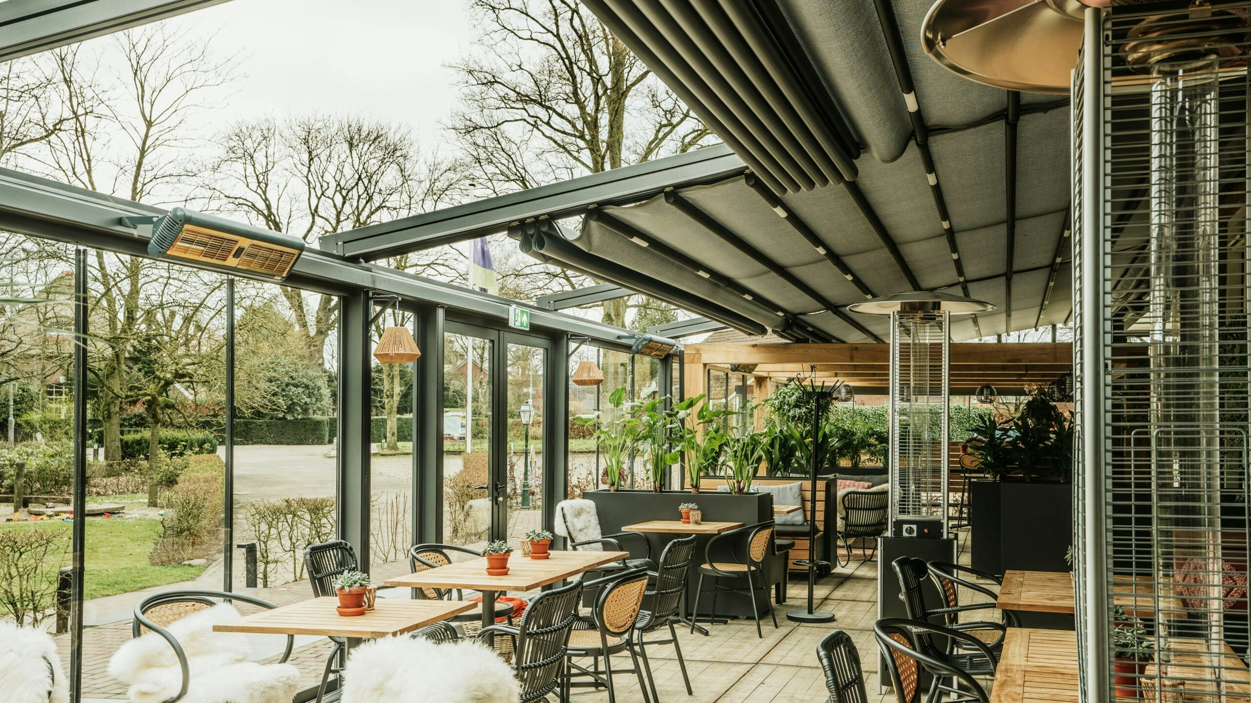 Overkapping Restaurant De Korenmolen.