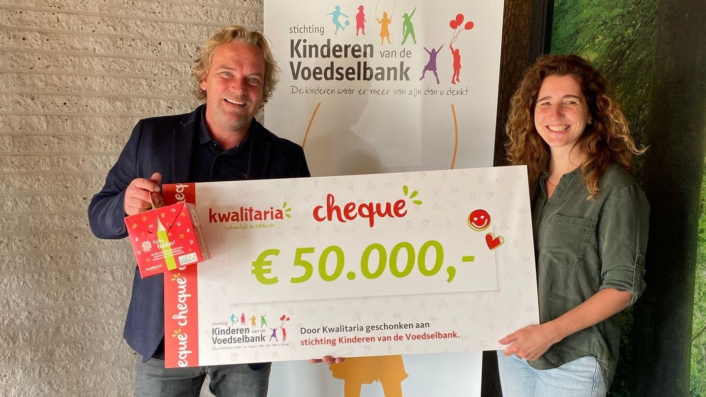Kwalitaria reikt cheque uit aan Stichting Kinderen van de Voedselbank