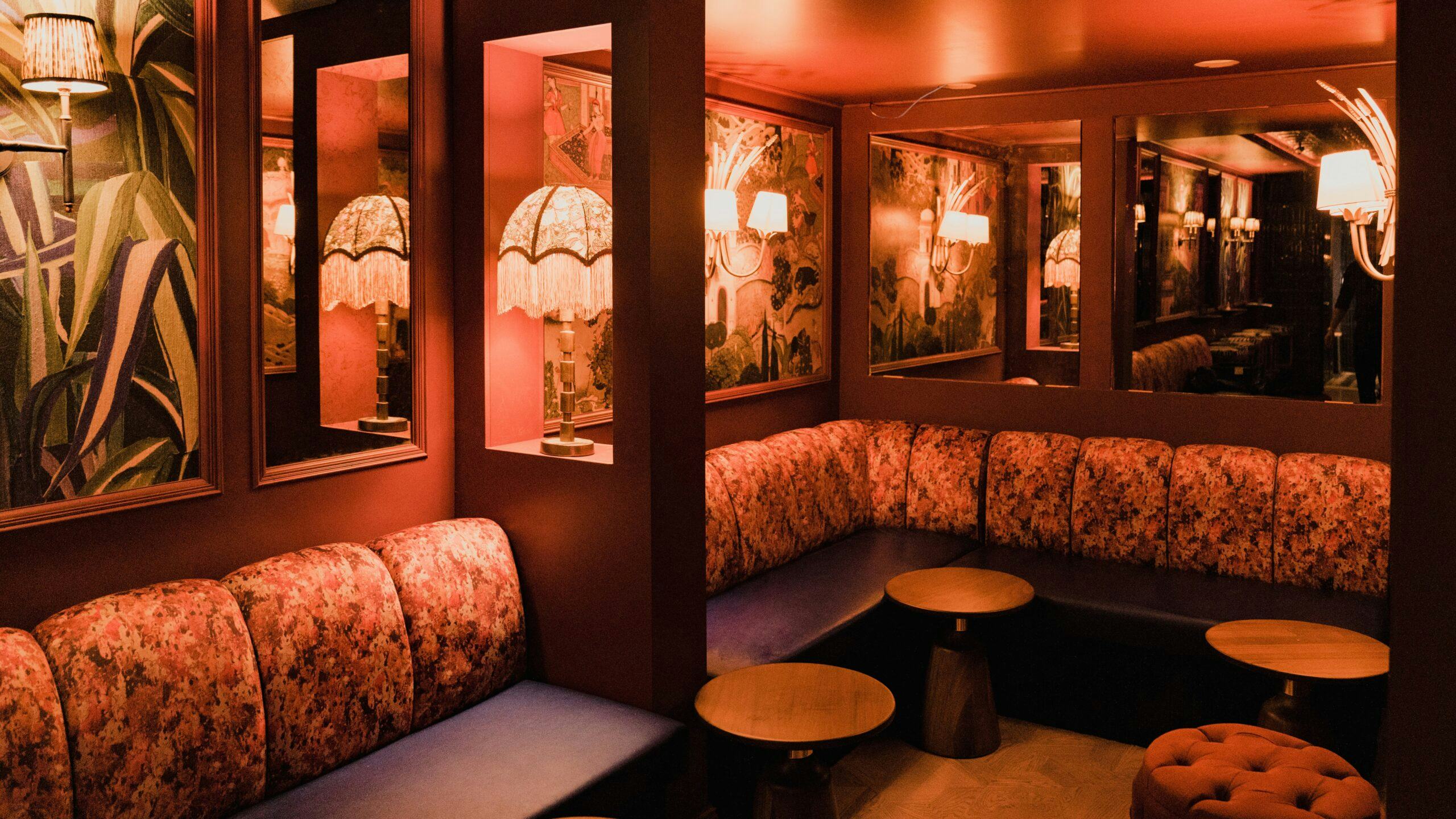 Hachi: late night cocktailbar met humor en funcky interieur