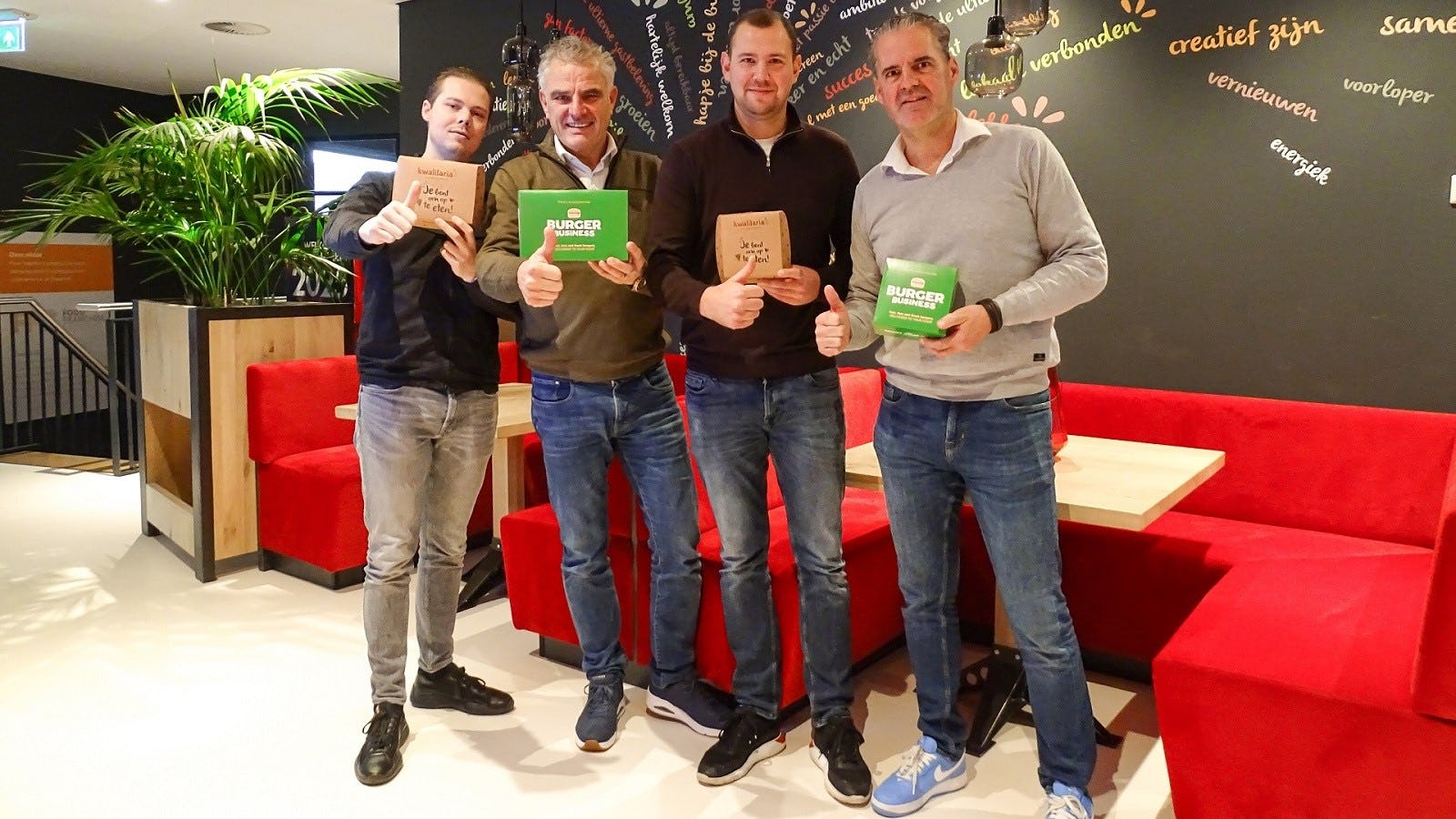 Valentijn Prince (oprichter Burger Business), Antonio Stroes (eigenaar FFC), Daan van Loon (oprichter Burger Business), Joep Leemans (Algemeen directeur FFC).