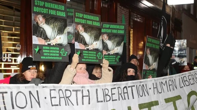 Utrechts restaurant zwicht voor activisten en haalt foie gras van de kaart