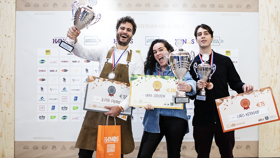 De Top 3 van het NK Loaded Fries 2023; Jesper Polman (2), Vera Stouten (1) en Lars Kerkhof (3)

Fotograaf: Tamara Verheij