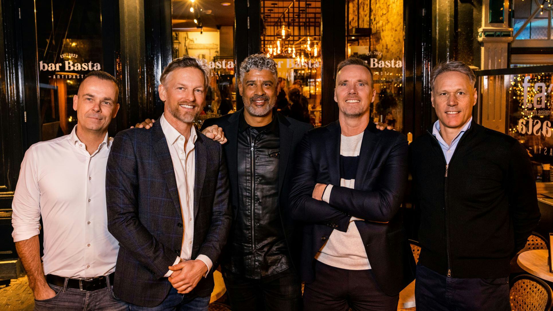 De Utrechtse Horeca Groep: Edwin Oosterlaar, Barry Atsma, Frank Rijkaars, Perry Overeem en Marco van Basten.