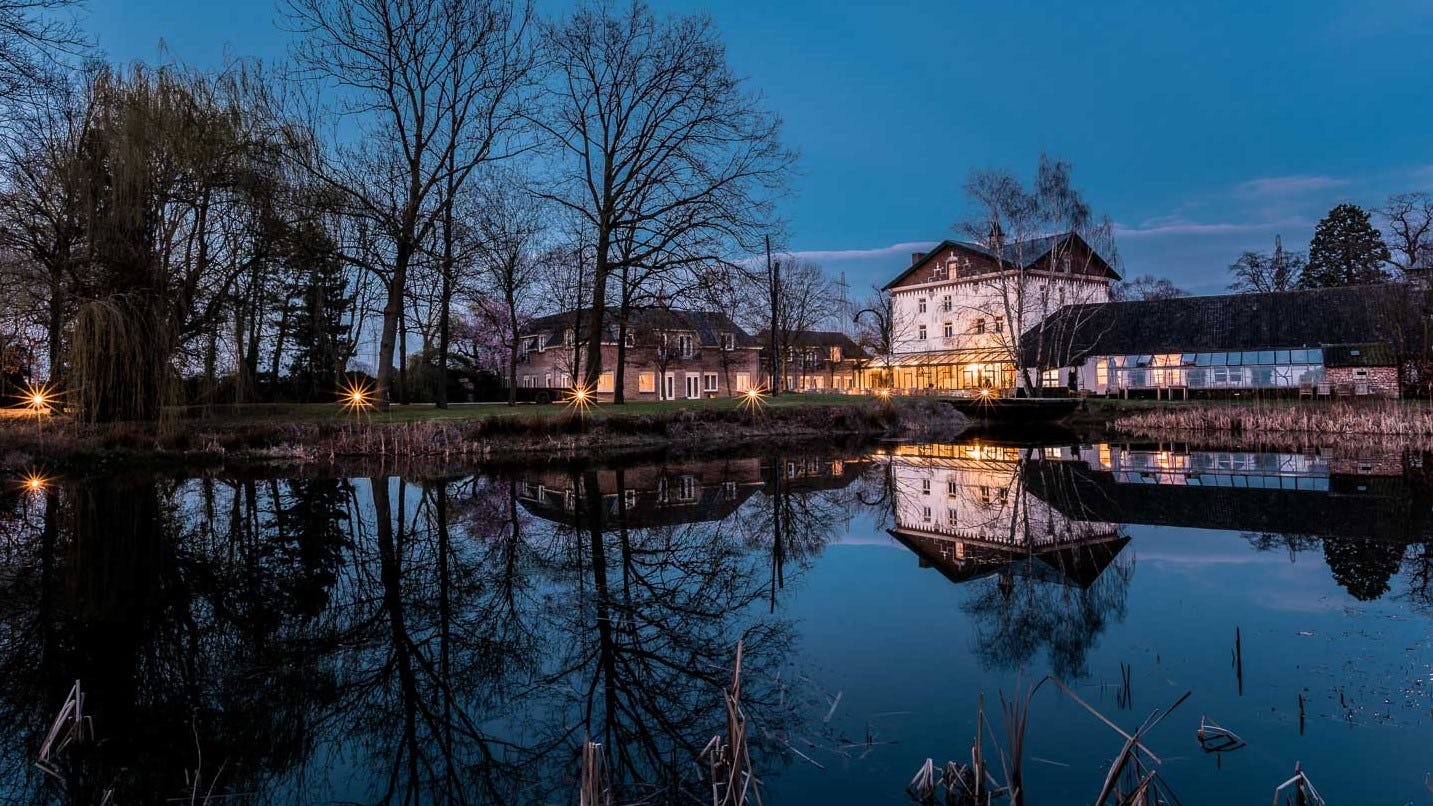 Pillows verkoopt Château De Raay aan Fletcher