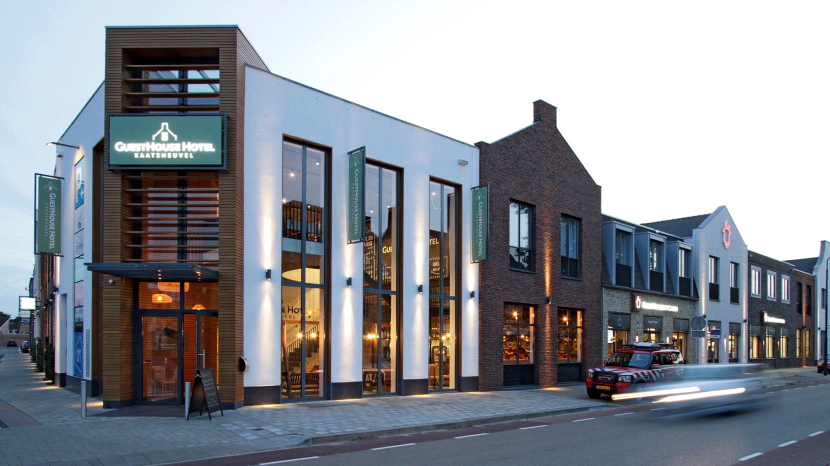 Coen Schelfhorst verkoopt zijn twee hotels aan Ahold-franchisers 