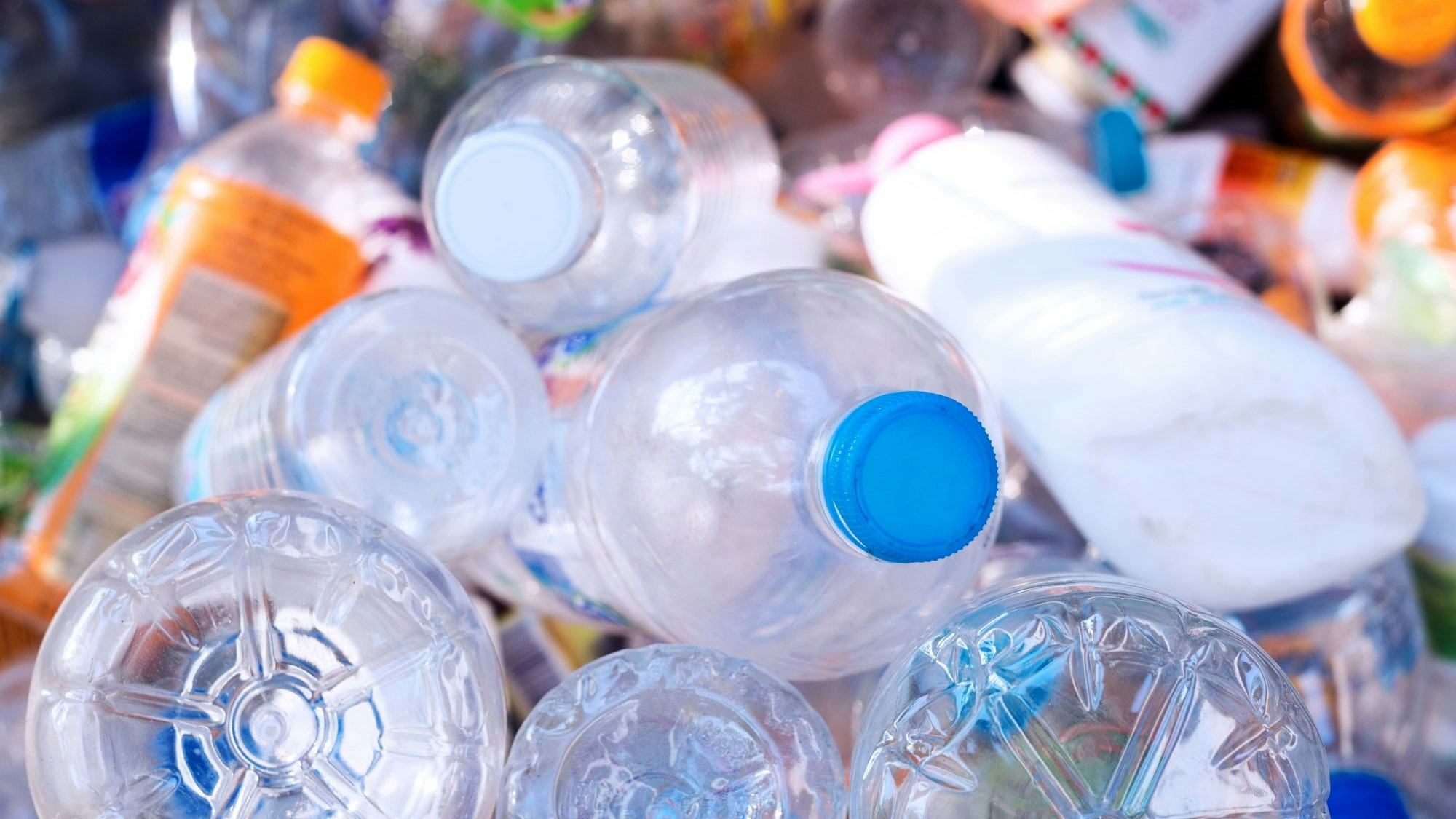 Afvalfonds Verpakkingen levert gratis inzamelsysteem plastic aan ondernemers