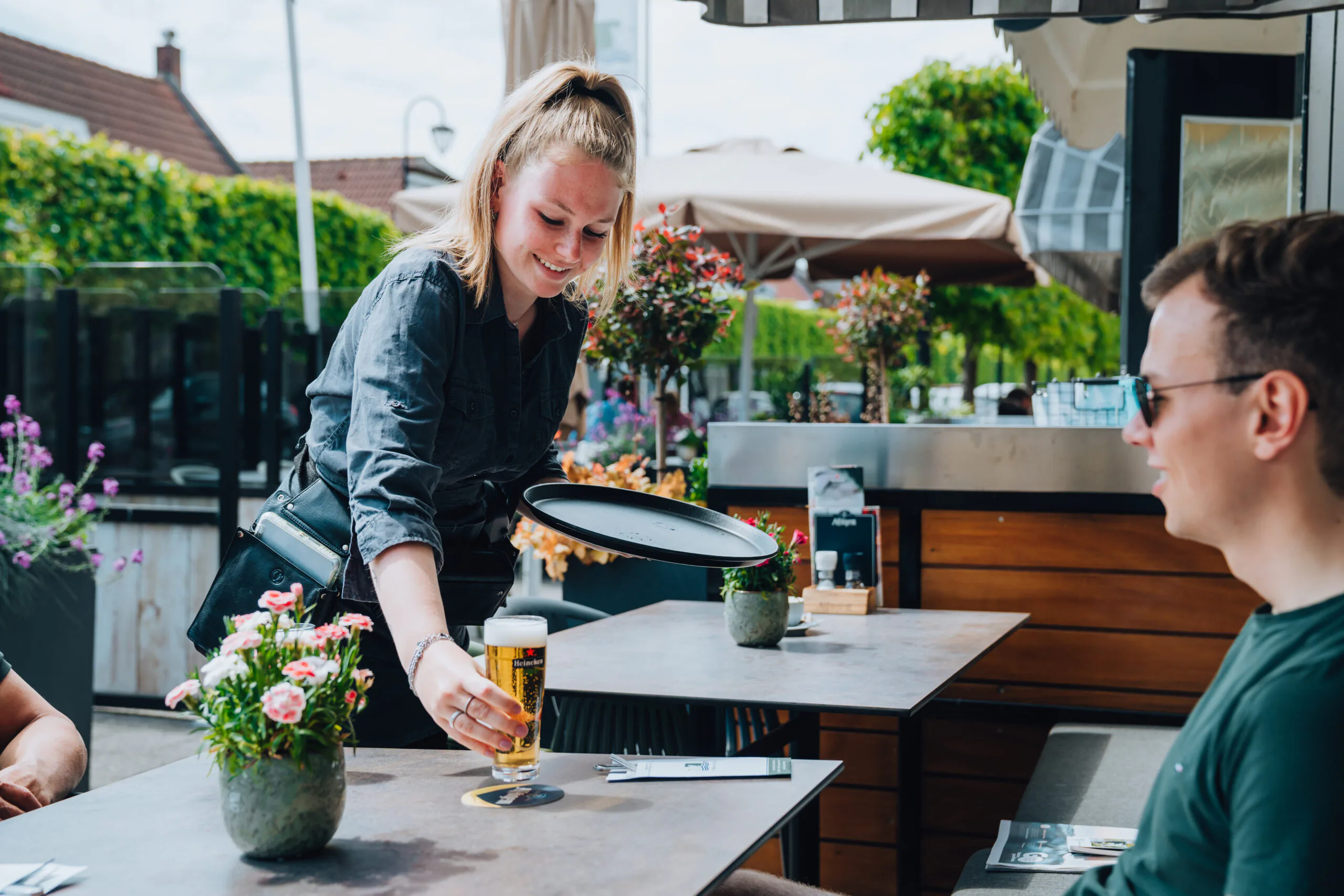 Het terras van 't Wapen van Stellendam
