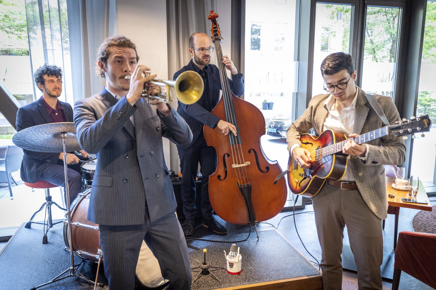 Tijdens het finalebezoek van de hoofdjury halen de finalisten alles uit de kast.