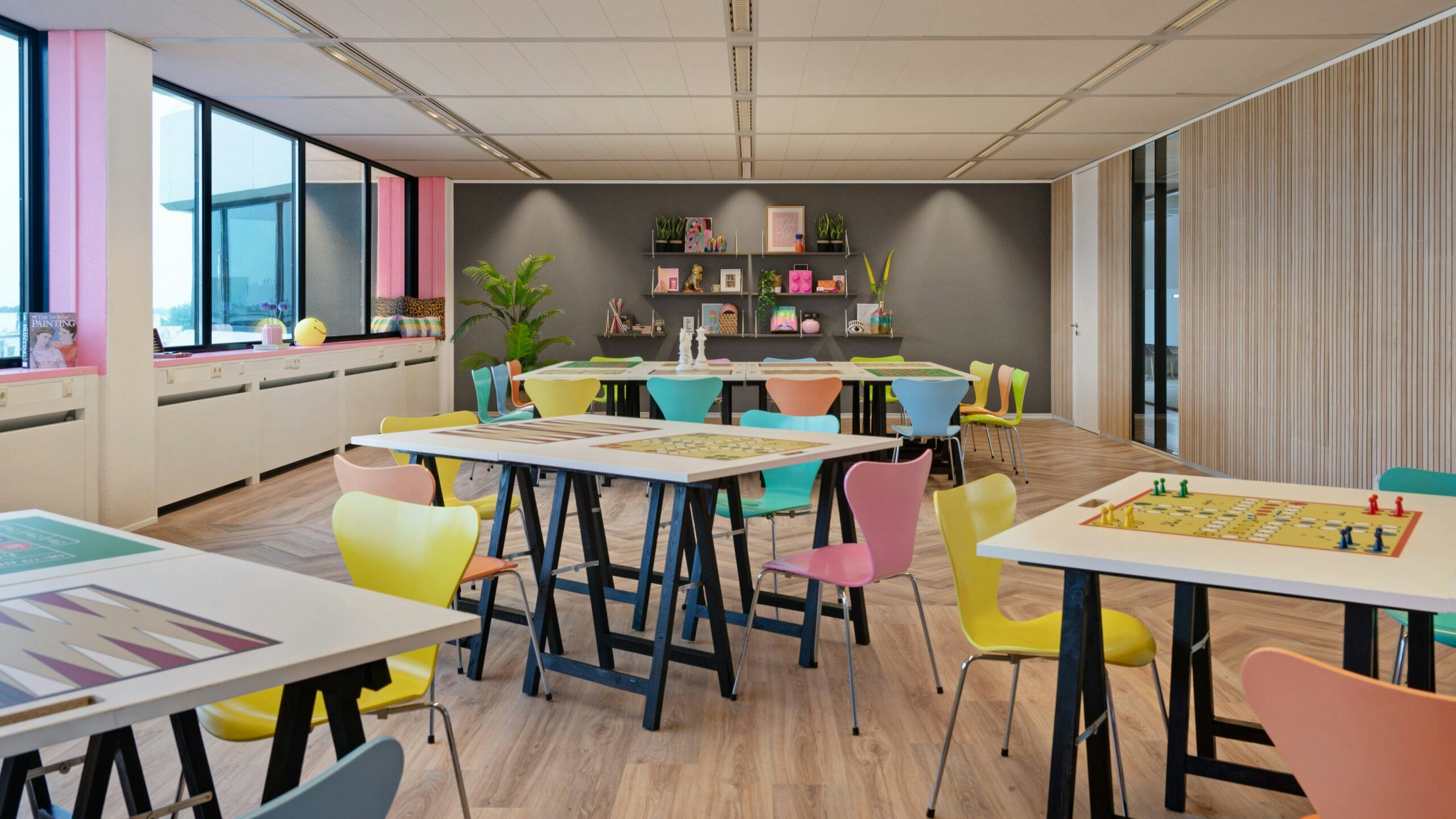 Moxy Amsterdam Schiphol Airport presenteert speelse meeting rooms