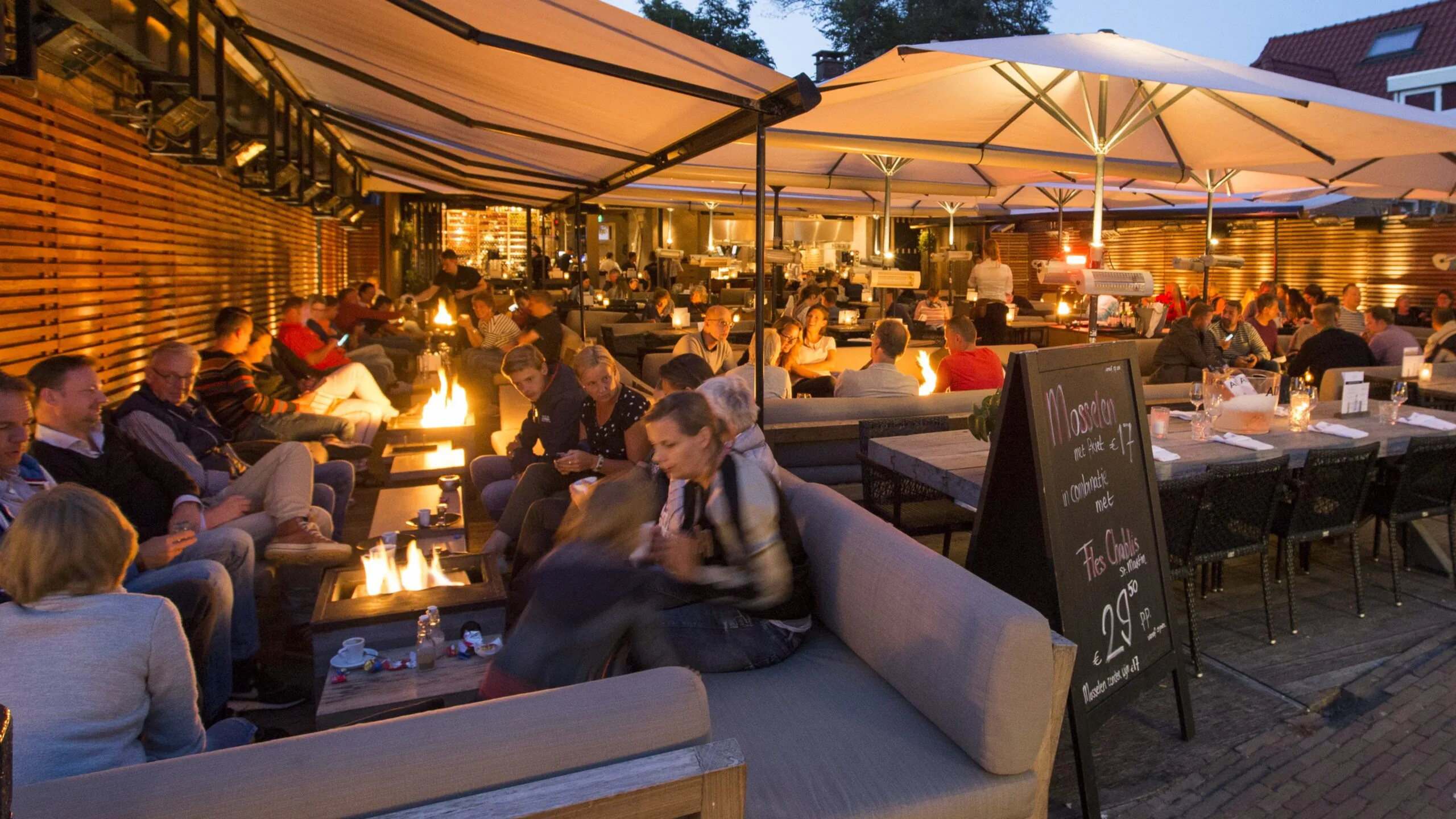 Het winterterras van Van Heeckeren op Ameland.