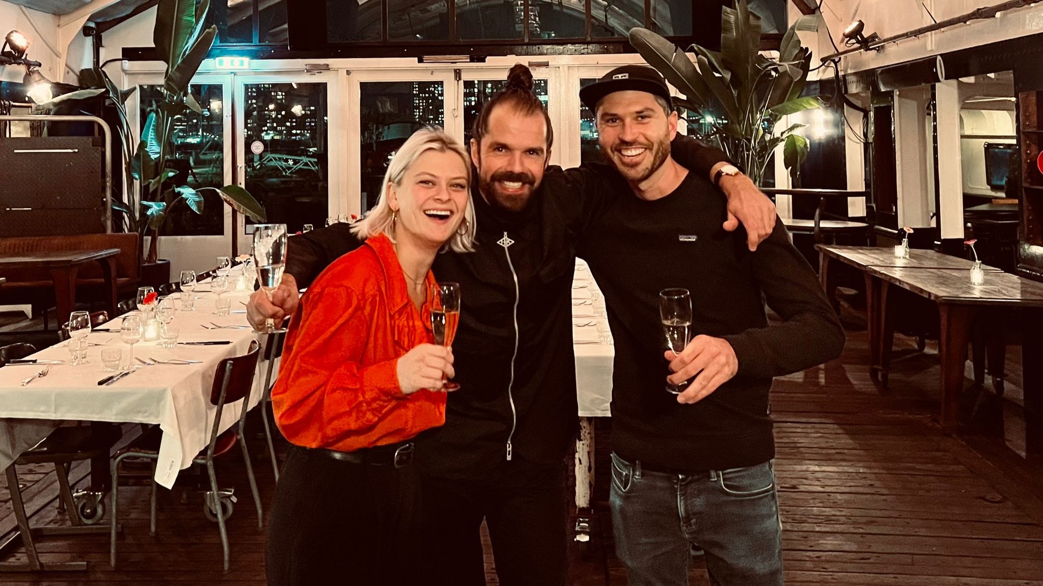 Esther Woerdman (l), Robbert Hovenberg en Julian van Woesik van Pont 13