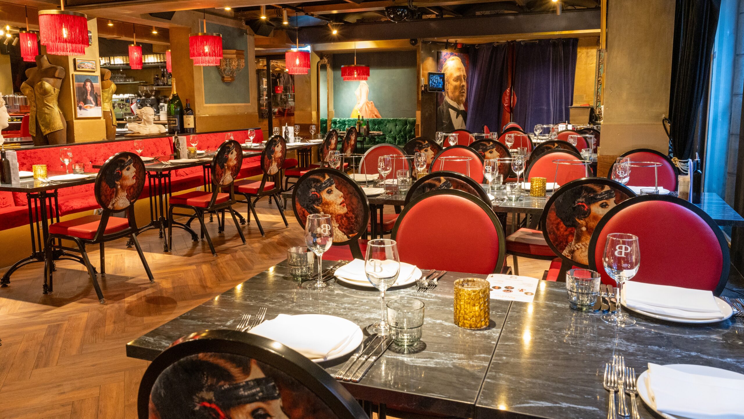 VMN Media Foto-opdracht 10743
t.b.v. Misset Horeca
Foto bij Restaurant Pasta e Basta, met Hans Duyf en Jolijn Middelhoff in Amsterdam.
Archiefnummer CSF240021