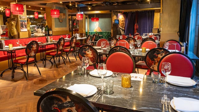 VMN Media Foto-opdracht 10743
t.b.v. Misset Horeca
Foto bij Restaurant Pasta e Basta, met Hans Duyf en Jolijn Middelhoff in Amsterdam.
Archiefnummer CSF240021