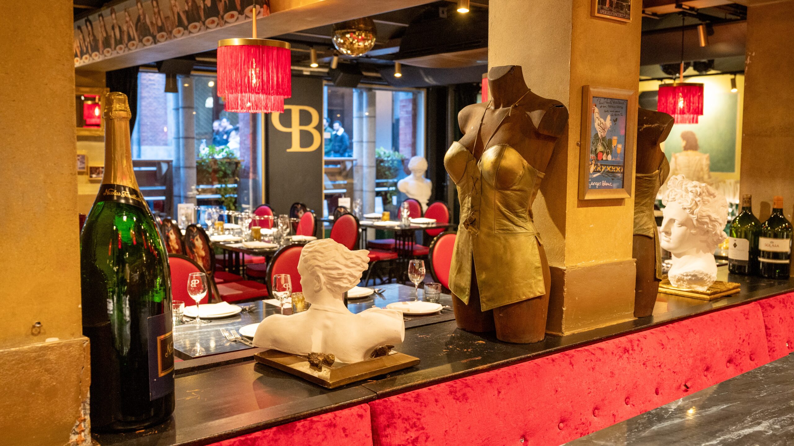 VMN Media Foto-opdracht 10743
t.b.v. Misset Horeca
Foto bij Restaurant Pasta e Basta, met Hans Duyf en Jolijn Middelhoff in Amsterdam.
Archiefnummer CSF240021