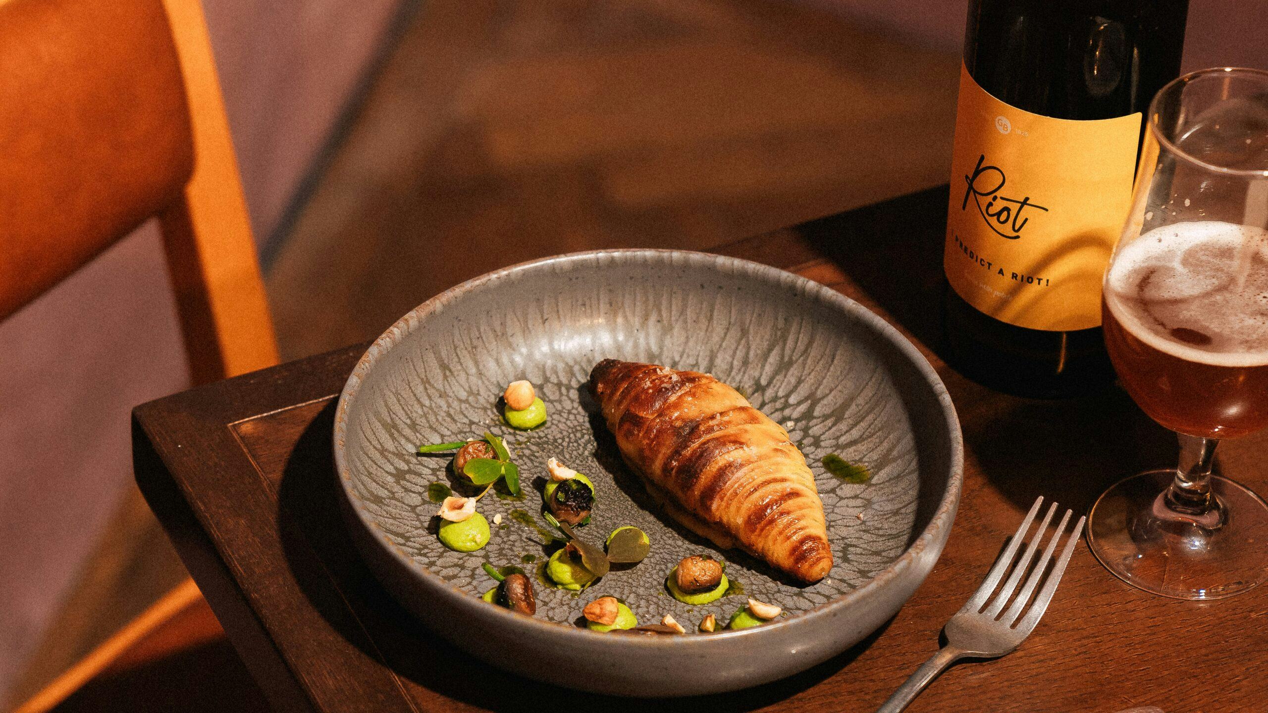 Opening Riot in Amsterdam: restobar met branie waar de aardappel een hoofdrol speelt