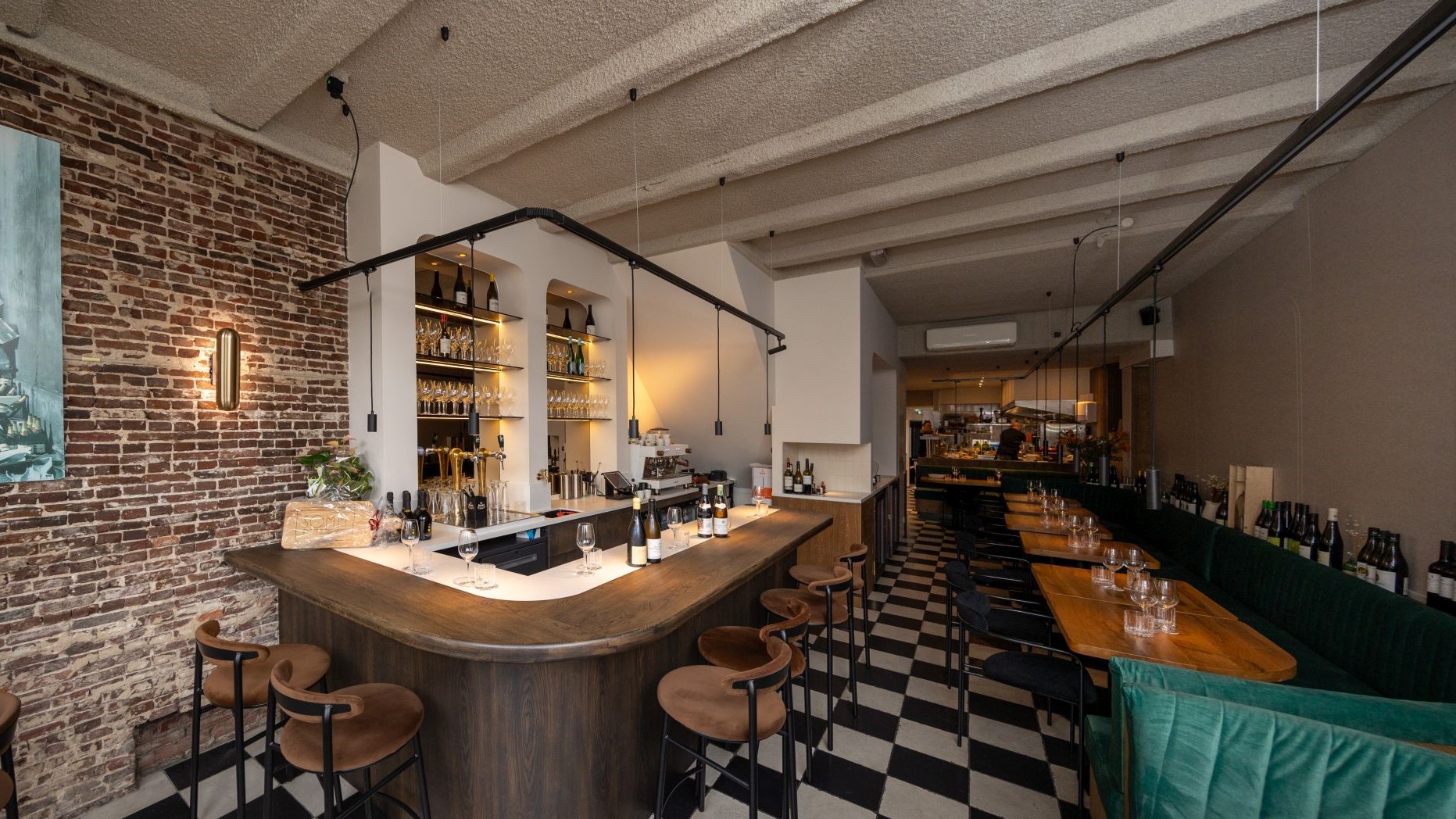 Bistro à Vin Somm. Foto-credits: Diederik van der Laan / Dutch Photo Agency