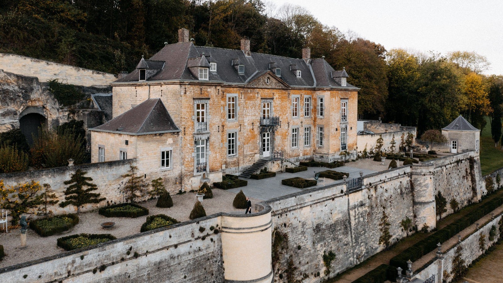 Binnenkijken bij de nieuwe exclusieve suites van Château Neercanne