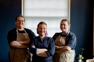 Sabine van der Weide, Ayesta van Hoek, Lieke van den Elzen (vlnr, beeld: Peter Hermeling, BlueMonque)