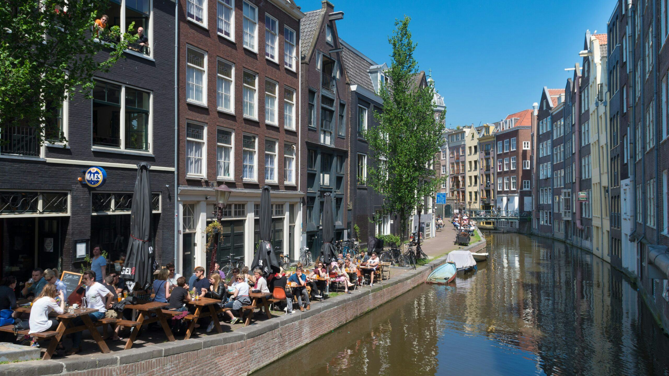 Veel onrust over enorme verhoging terrasbelasting in Amsterdam