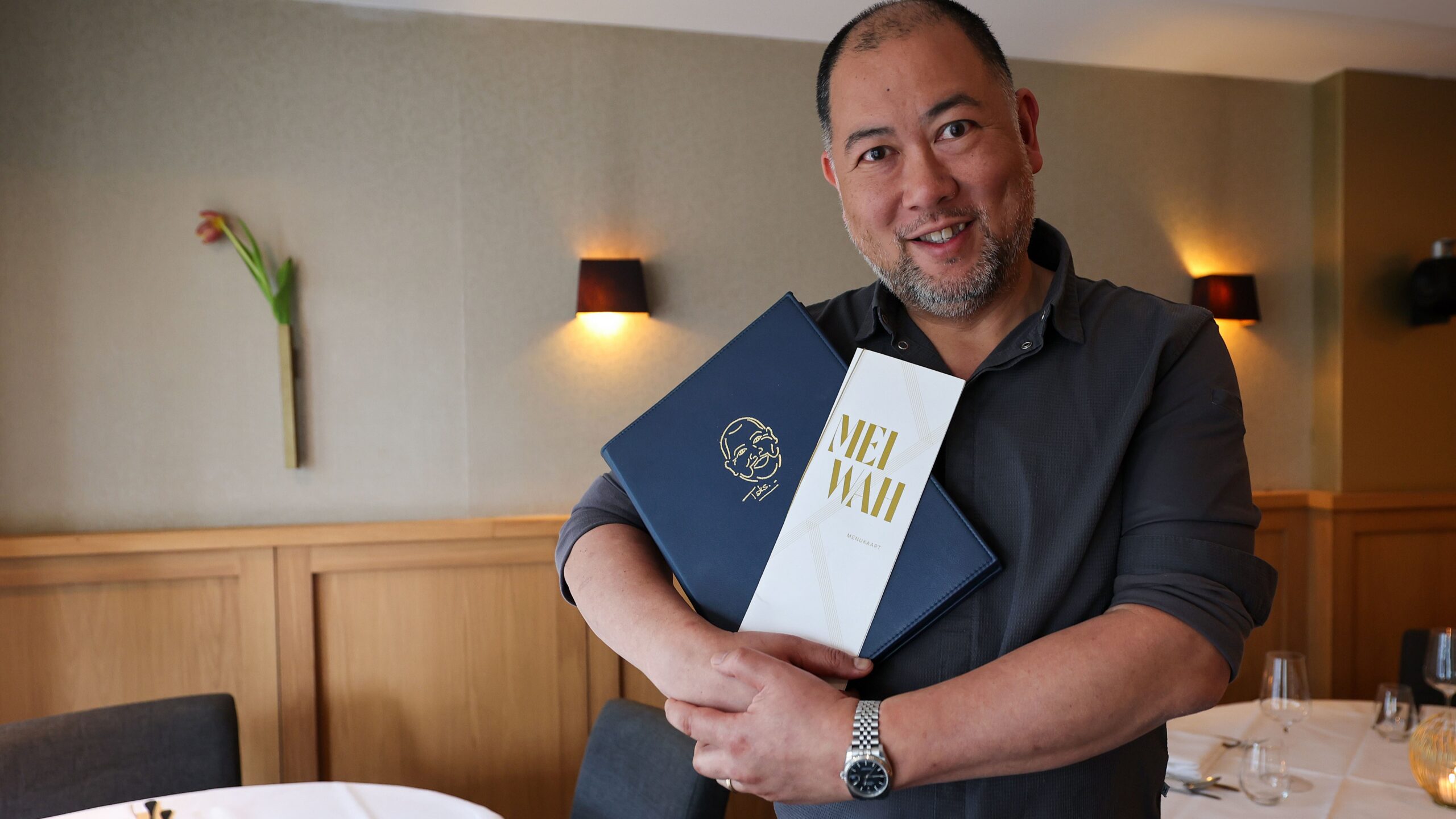 Taks Yuen over zijn menukaart.