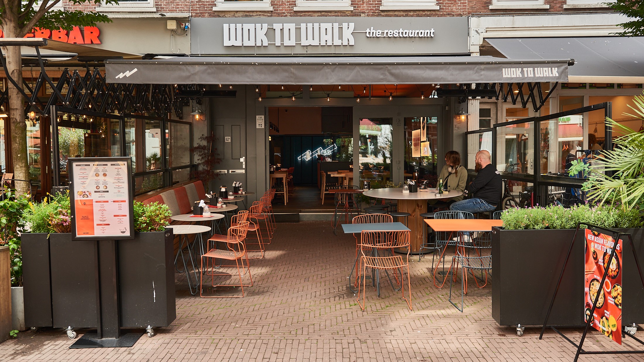 Wok to Walk opent eerste sit down restaurant