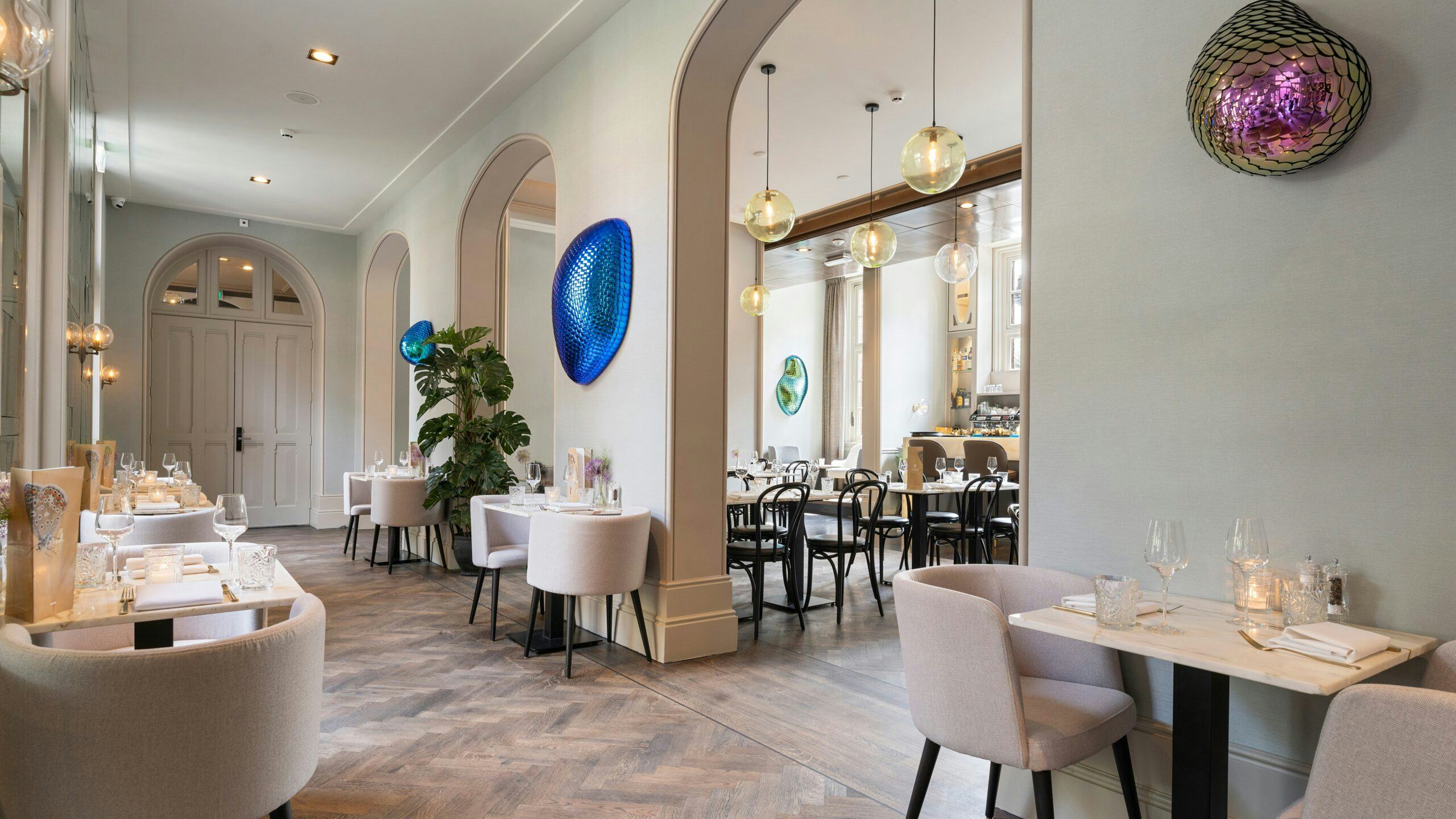 Binnenkijken bij heropende The College Hotel Bar & Bistro: klassiek Frans met vleugje Caraïben