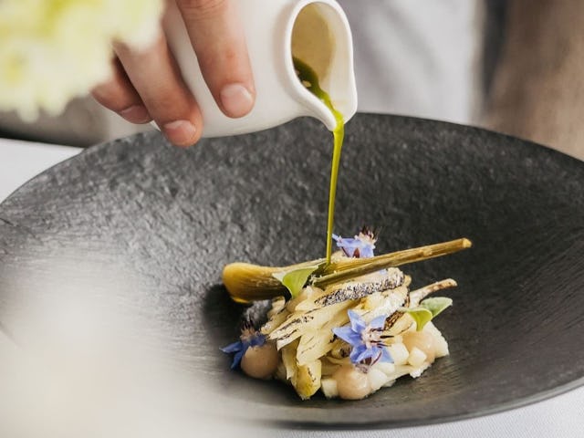 Verschillende structuren van venkel met granny smith.