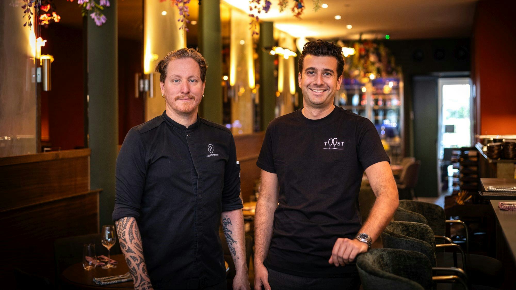 Marcel Heintzberger (l) en Julien de Haan in Bistro Toost