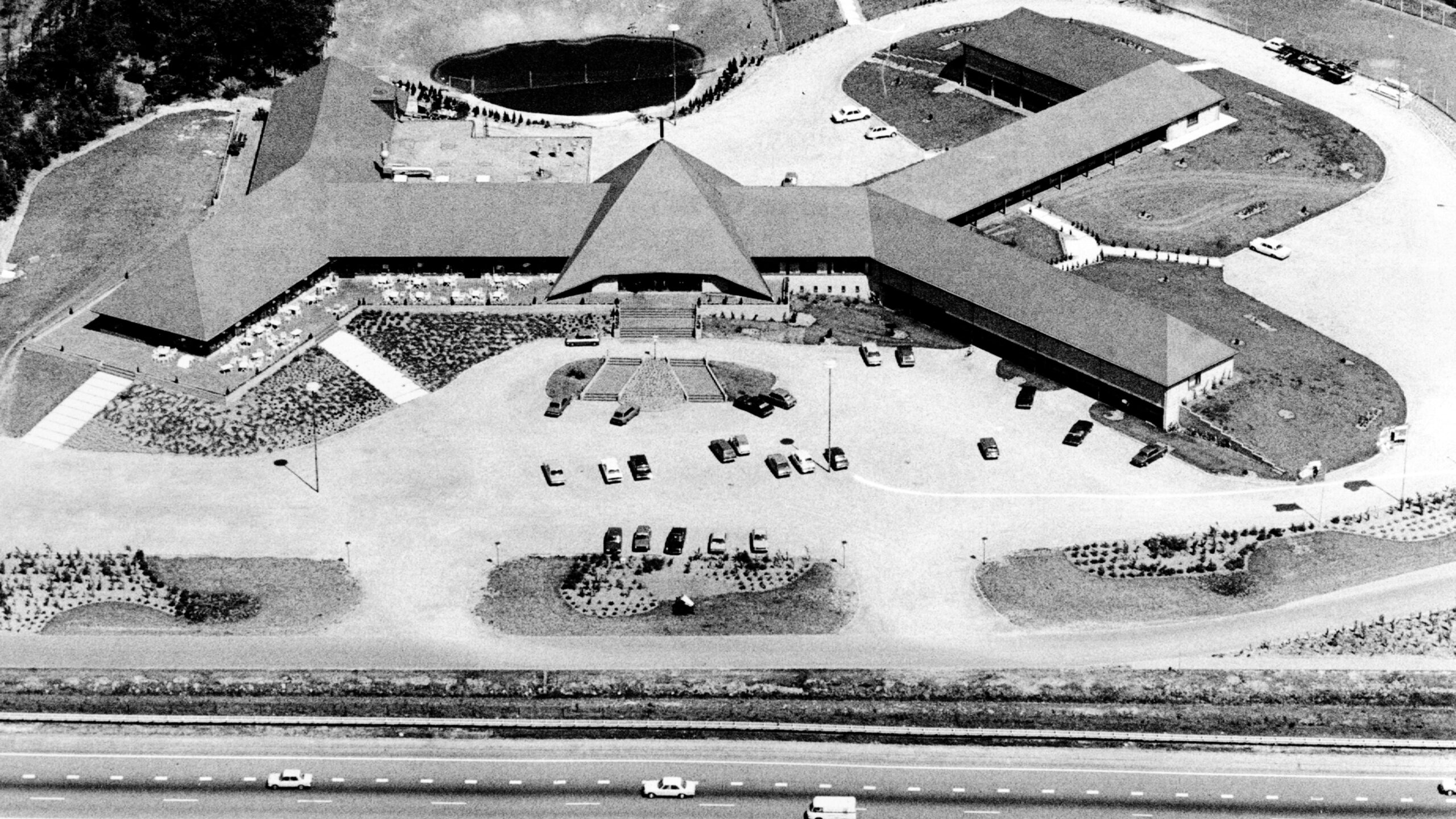 Van der Valk Hotel Gilze-Tilburg viert 50 jaar innovatie en gastvrijheid