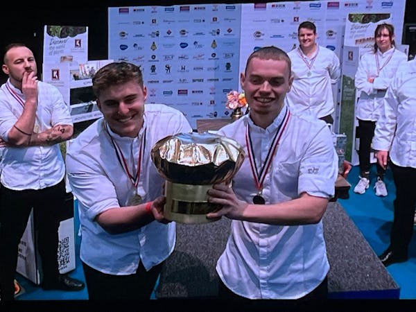 Jinsiy aloqa paytida ayollar siydik chiqarishi mumkinmi?