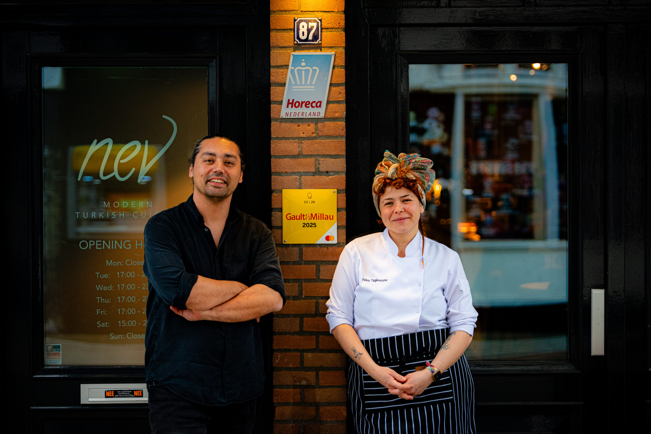 Chef Nilay Taşkıntuna en Ender Kaynar van restaurant NEV